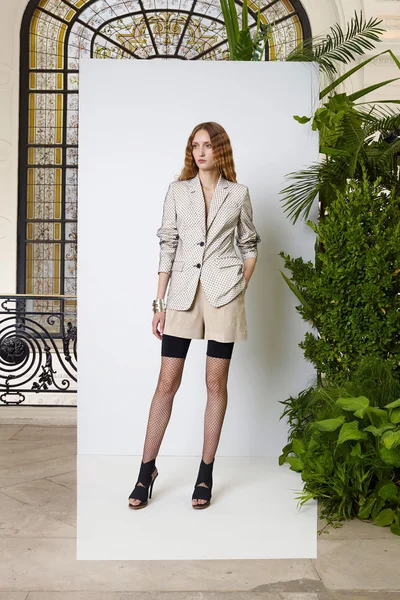 Look 11